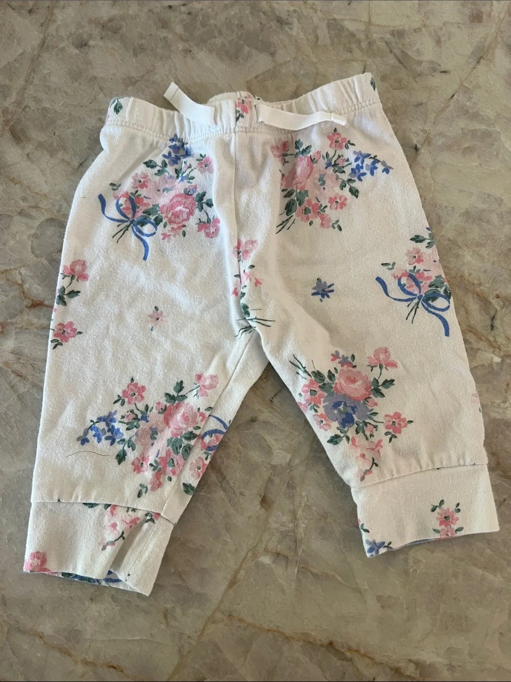 GAP Baby bundle: Floral Bodysuit Set in Cream with Pink long sleeve tops